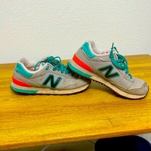New Balance Sneaks - size 6

Cute weekend sneaks, grandpa core.